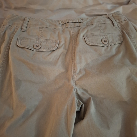 LOFT Women's Khaki Cargo Pants - Picture 9 of 10